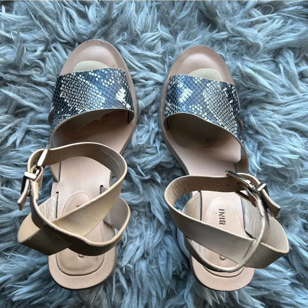 Gianni Bini Marilane snake print block heel sandal women’s shoe size 7.5 - Image 4