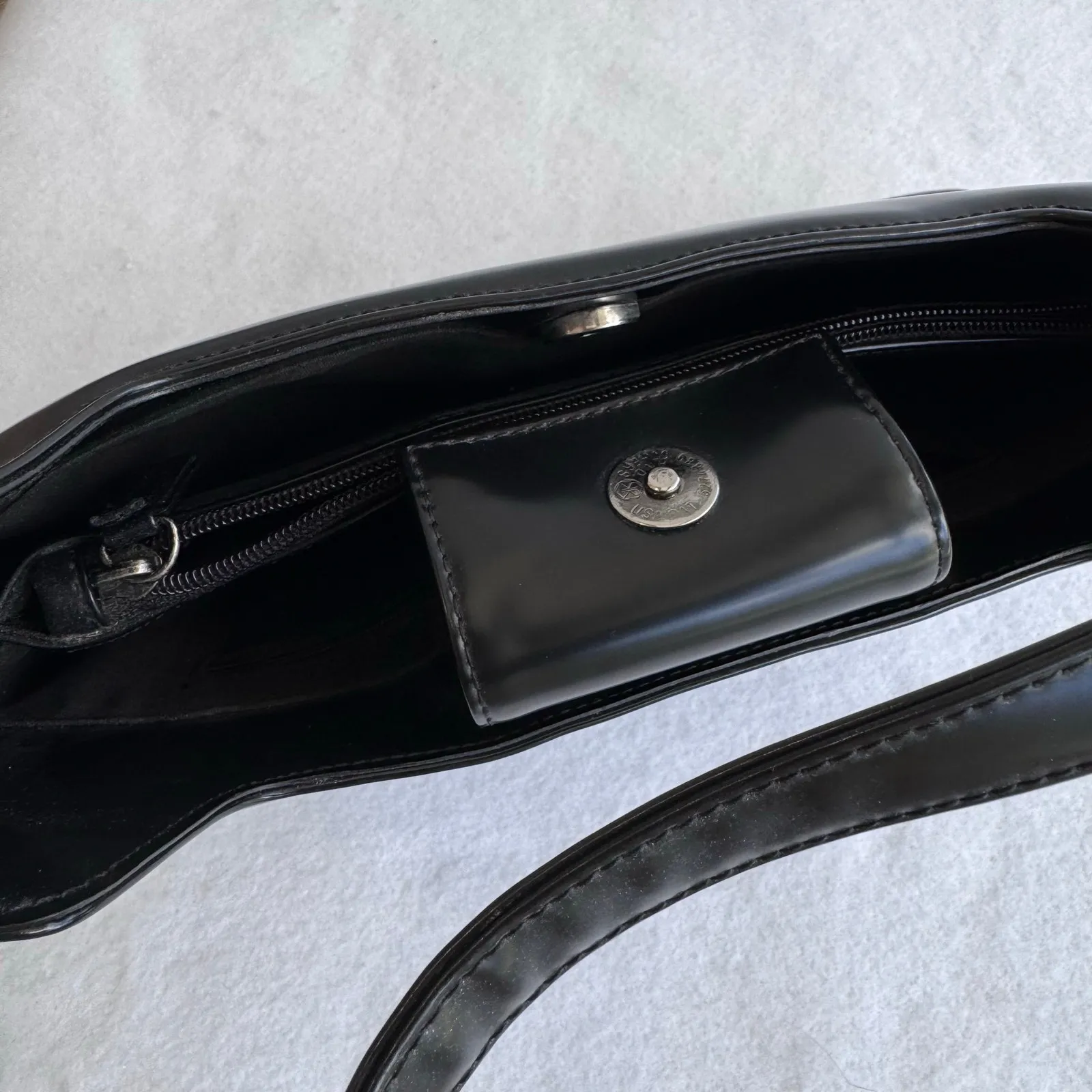 Vintage Guess Black Patent Leather Shoulder Bag Y2K Minimalist Baguette 90s - Image 8