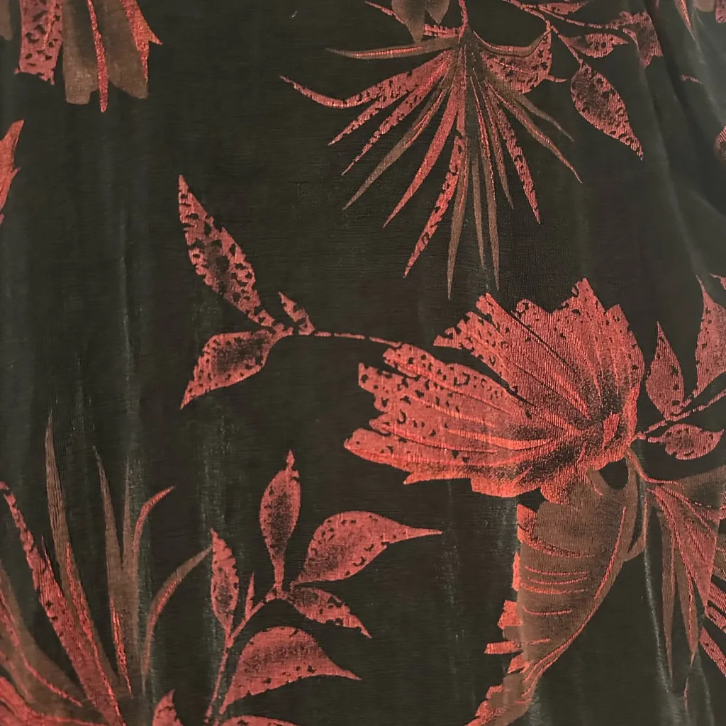 Ronni Nicole Black and Red Leaf Print Button-Up Blouse - Image 4