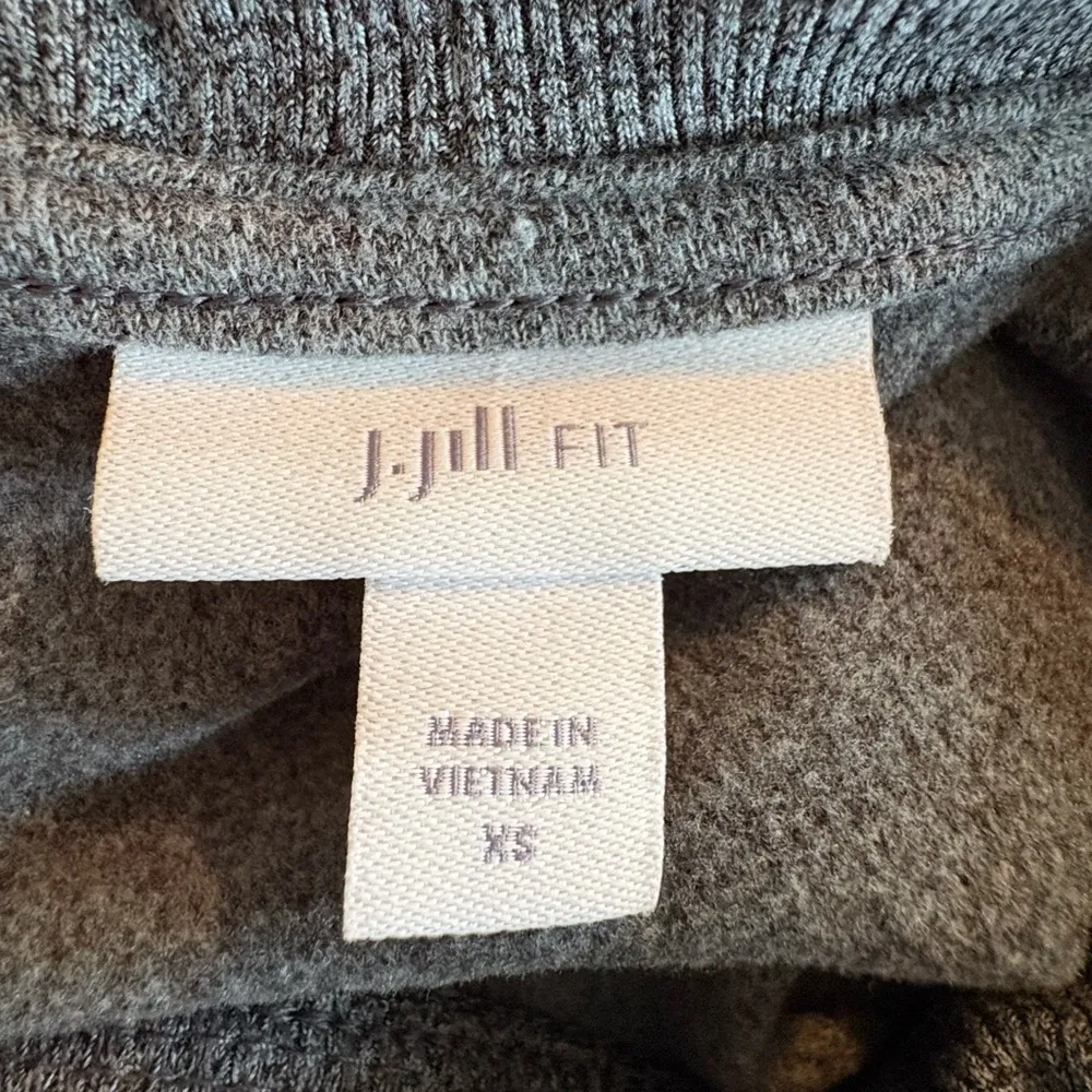 J Jill Cow Neck pullover size XS poly/spandex. Grey Blue - Image 9