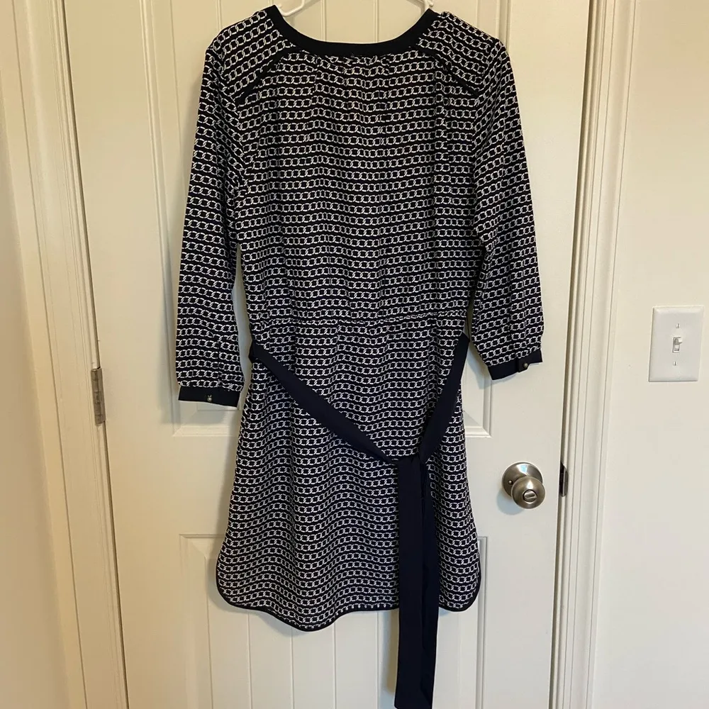 NEW Madison & Coupe women’s navy blue white patterned belted button V - Image 6