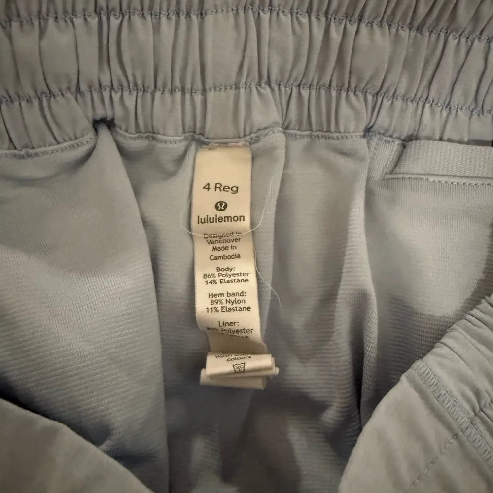 Lululemon Hotty Hot Low Rise Lined Short 2.5” light blue - Image 2