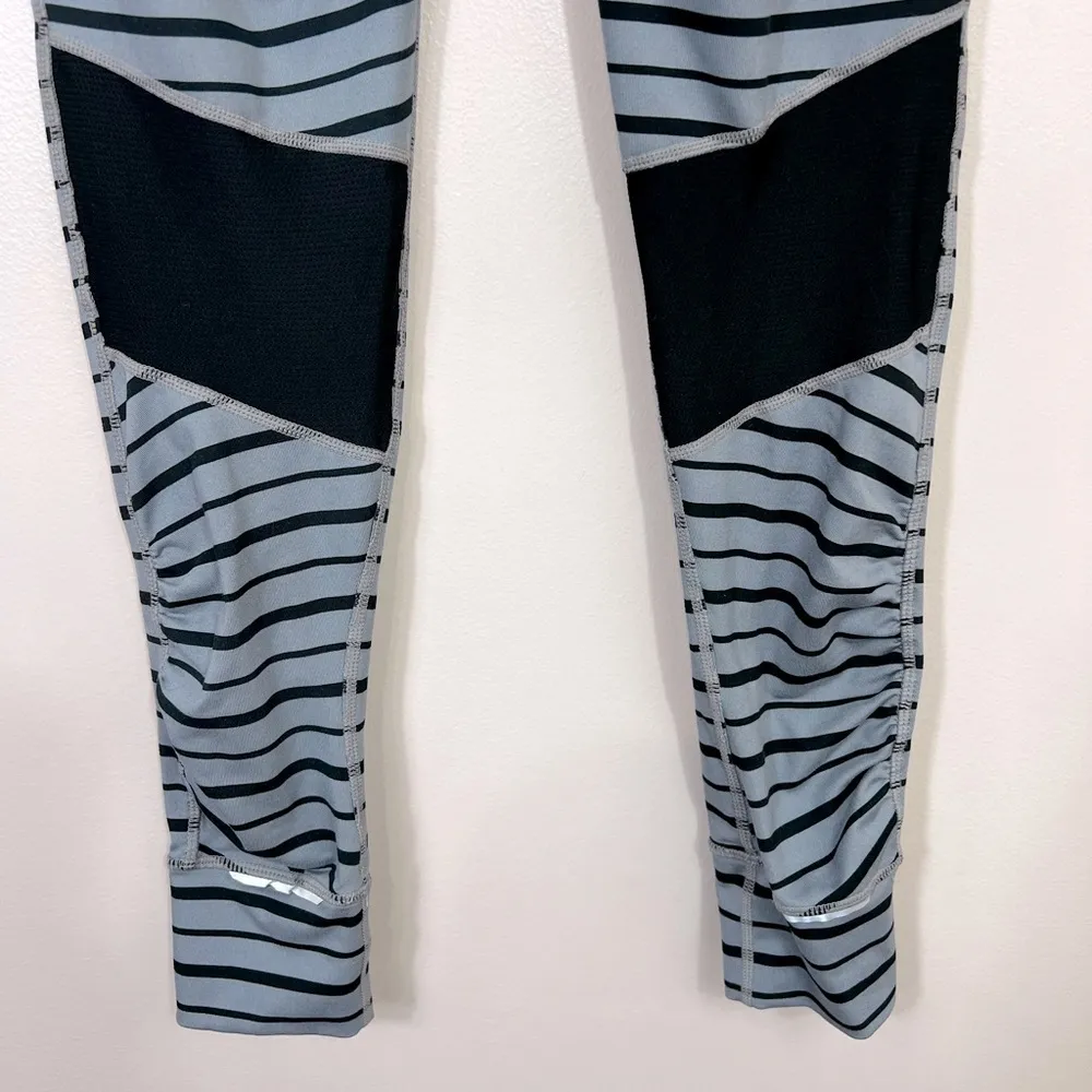 Athleta Grey Stripped Legging Pants Sz S Workout Running Yoga - Image 5