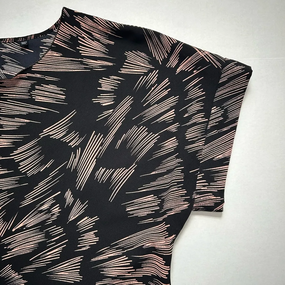 CAbi Women's Black Pink‎ Round Neck Line Drawing Tate Top Medium #3433 - Image 10