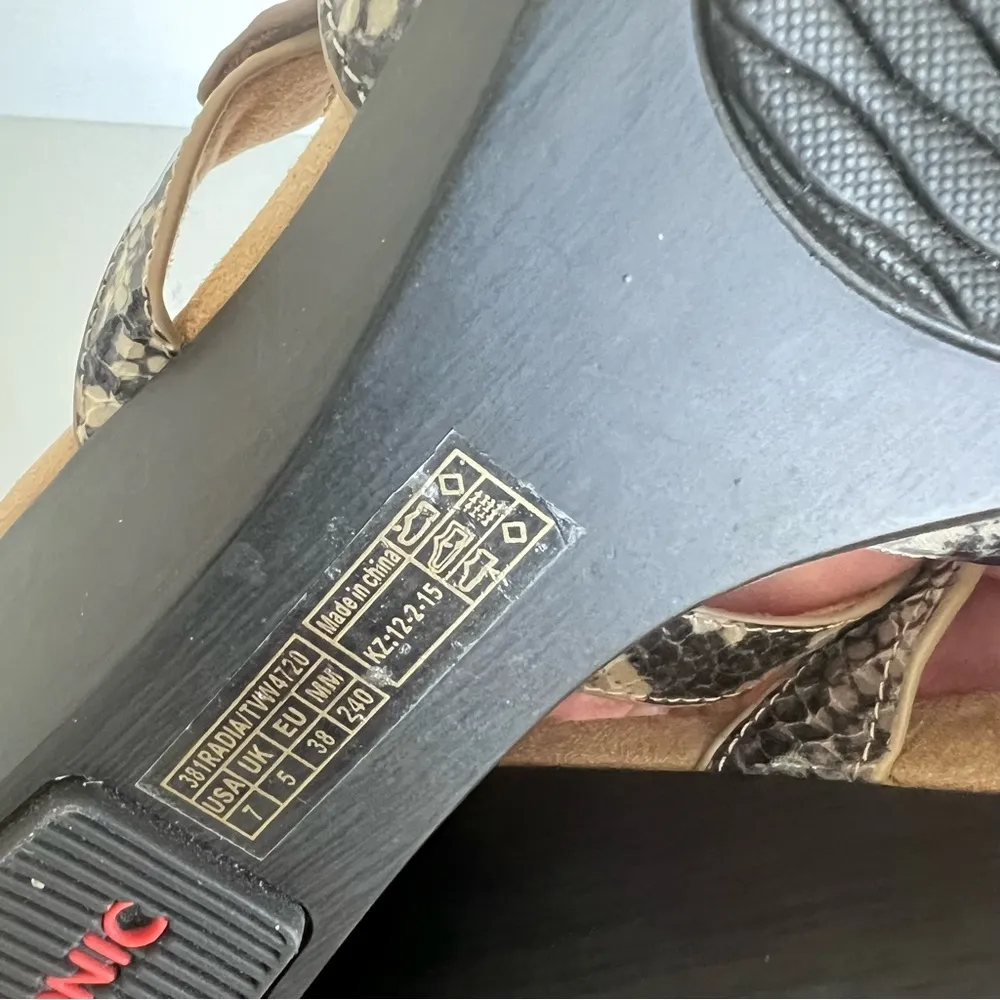 Vionic Women’s Radia Snake Print Sandals - Image 10