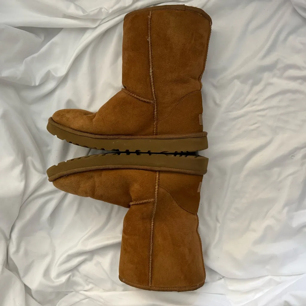 EUC UGG Classic Short II in Chestnut Sheepskin - Image 3