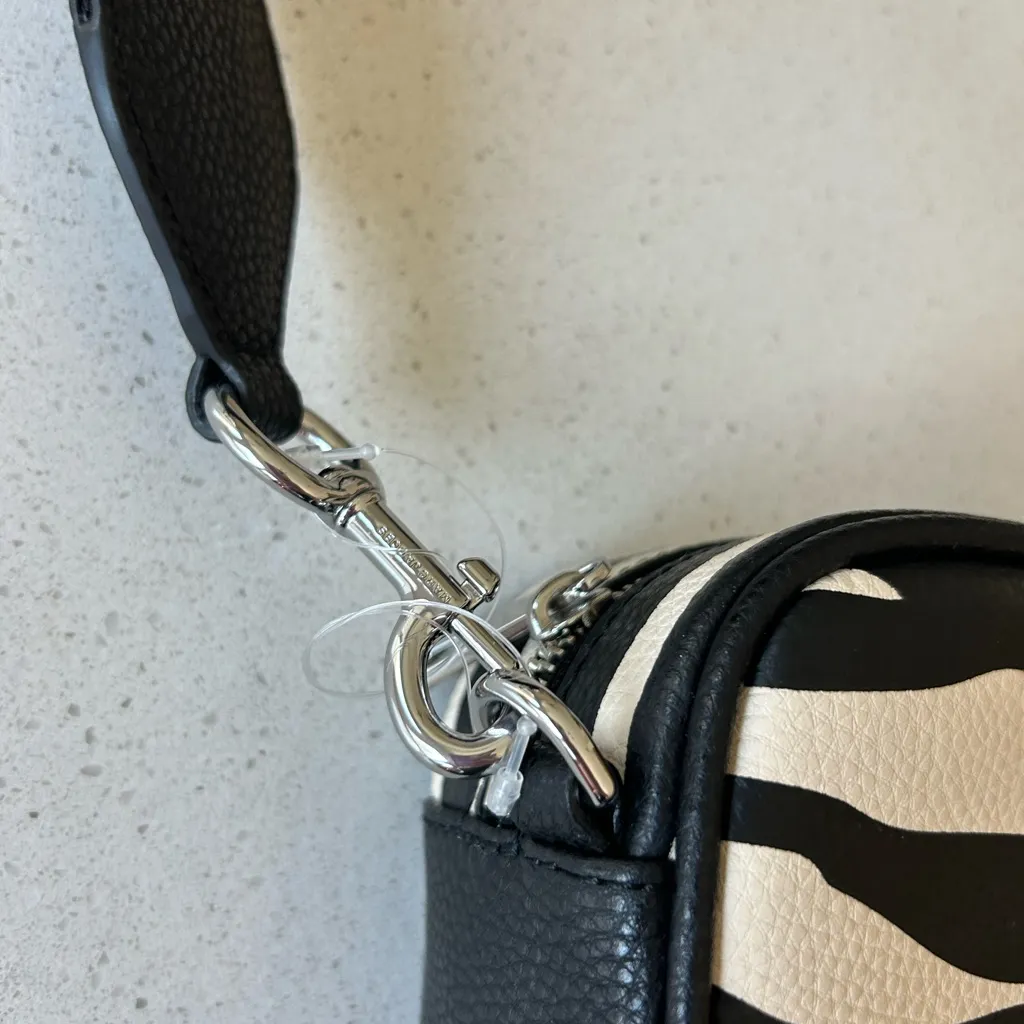 MARC JACOBS Zebra Print Bold Flash Camera Bag Crossbody Purse NWOT - Image 4