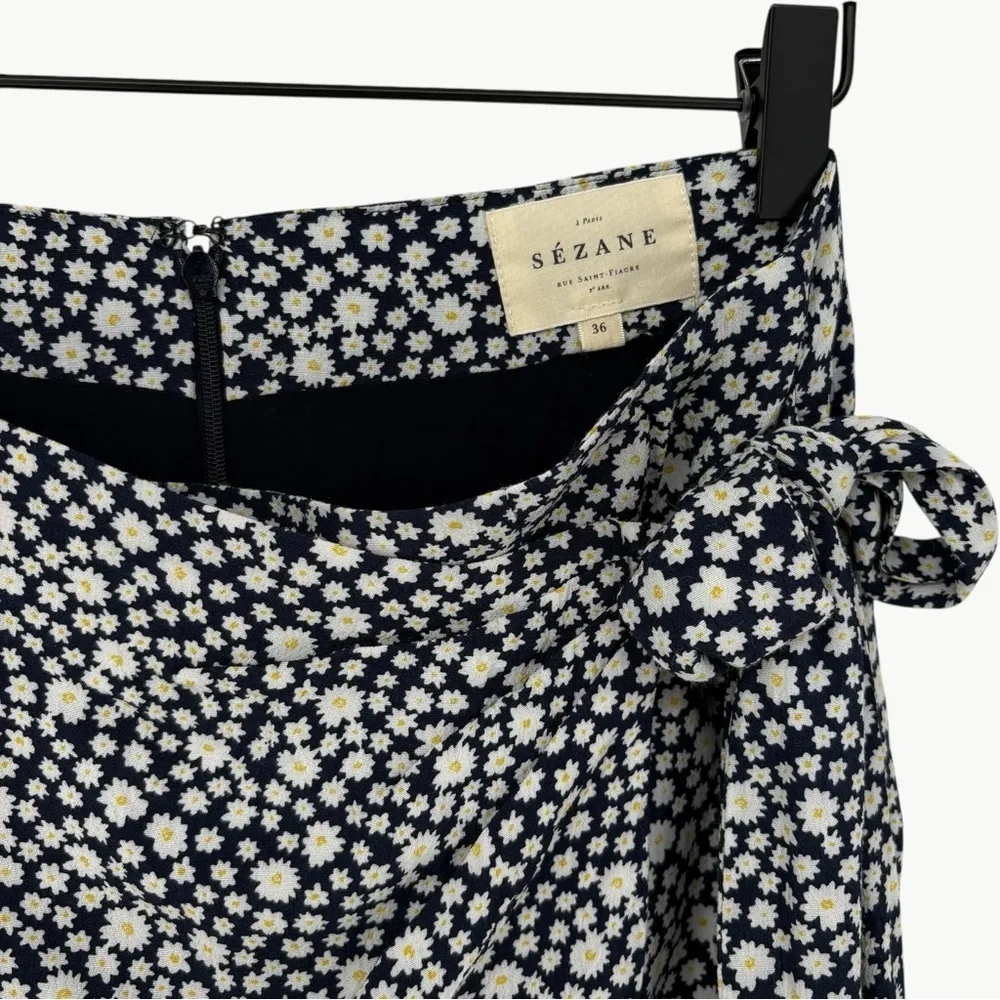 Sézane Pacome Floral Wrap Mini Skirt | Sz 36 (US 4) | Navy Blue Mini Daisy Print - Image 9