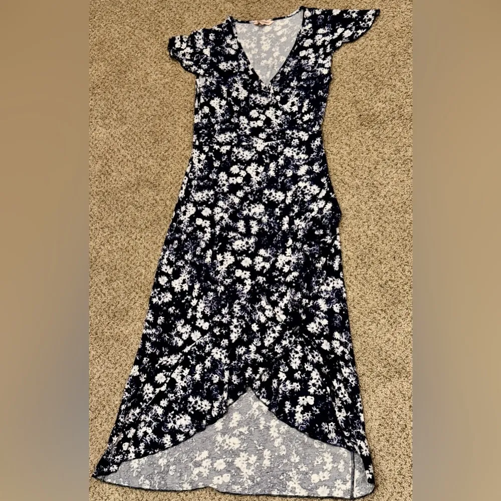 Juicy Couture Small Dark Floral Faux Wrap Midi Dress Boho Chic Romantic Ruffle - Image 4