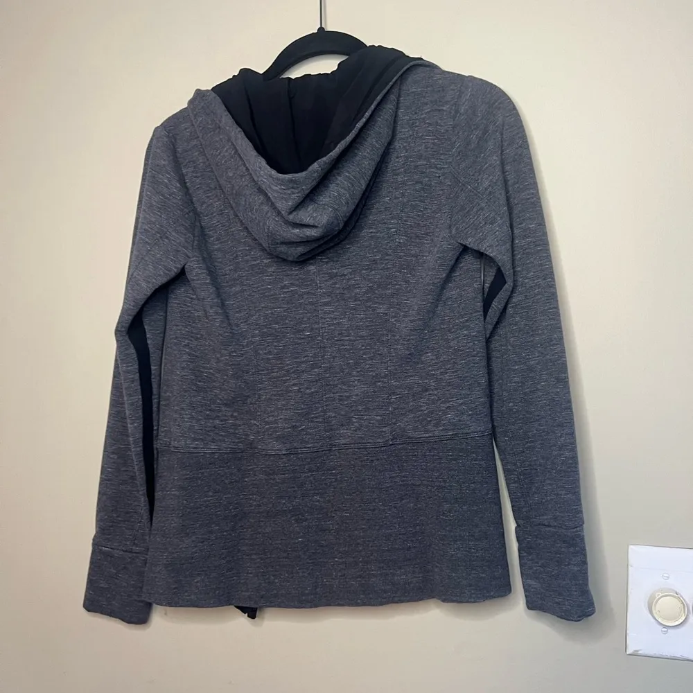 Athleta Fitted Victory Hoodie Fleece Lined Gray Black XS Excellent Condition - Image 13