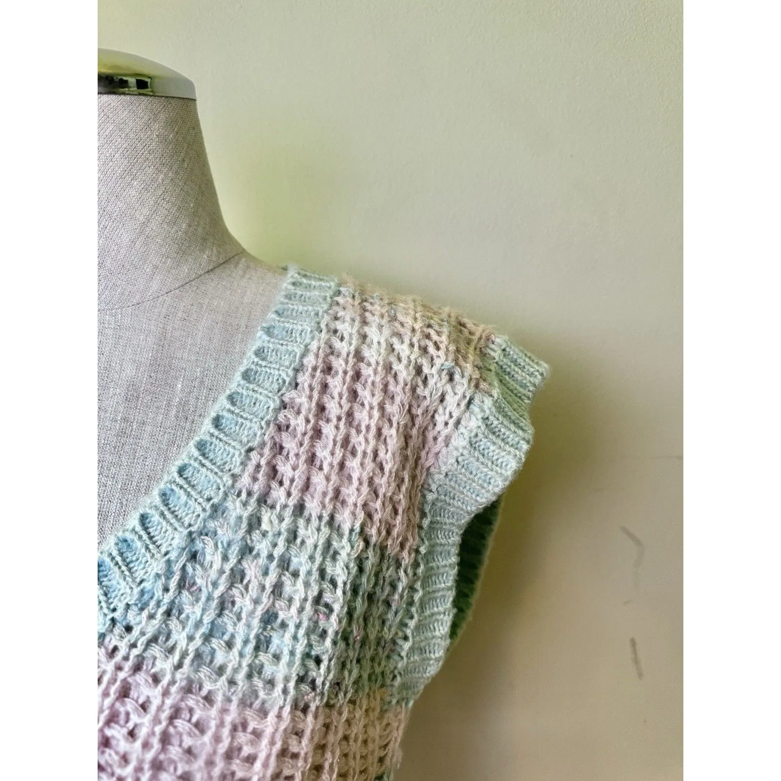 One Step Up Women's Crocheted Sleeveless V-neck Striped Top Vest Pink Green Sz M - Image 11