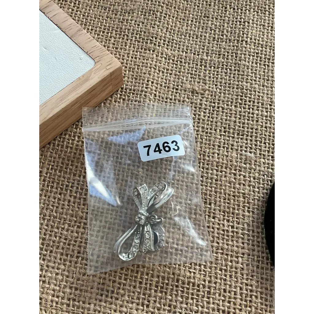 Vintage Rhinestone Lions Club International Bow Brooch Pin Silver - Image 2