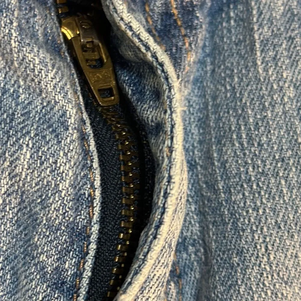 Levi's Levi’s 515 Shorts Size 10. Waist: 32 inches. - Image 6