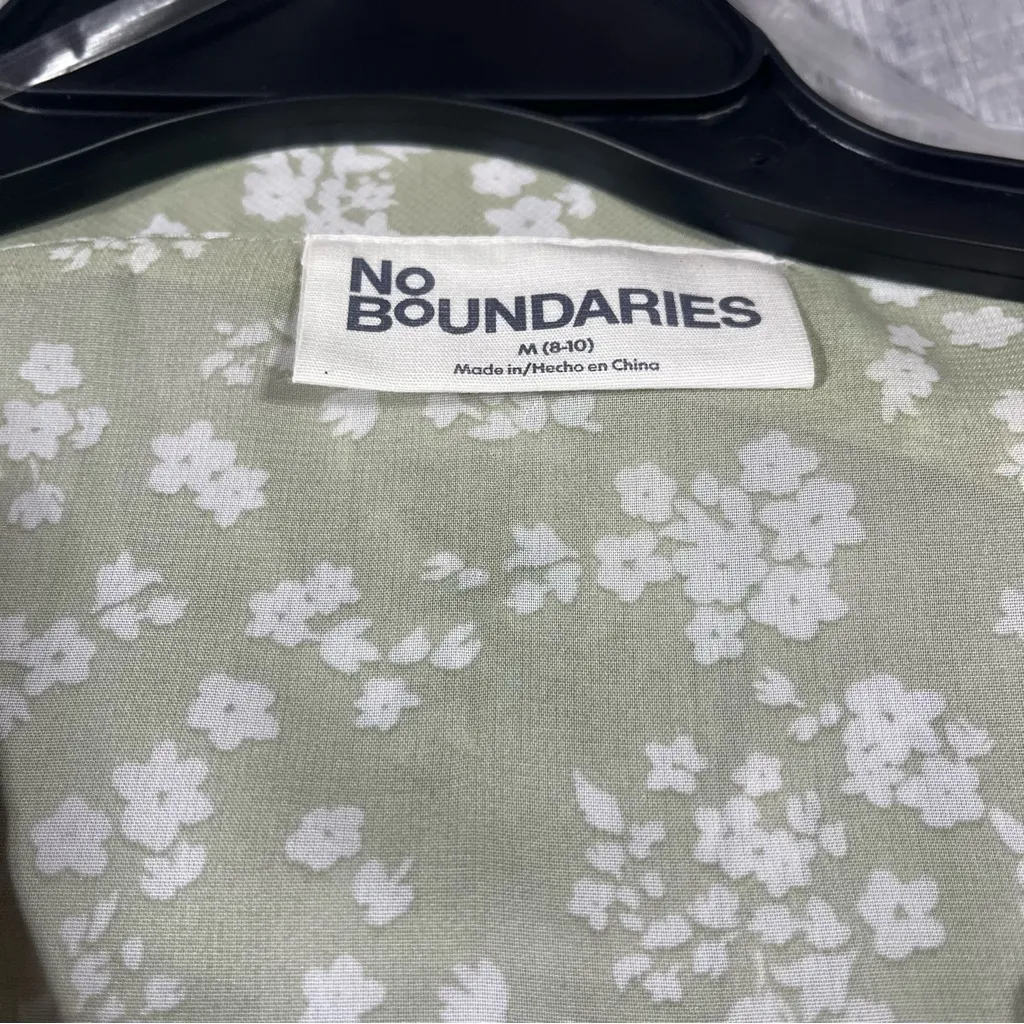 No Boundaries Light Green Floral Crop Top Blouse; medium - Image 6