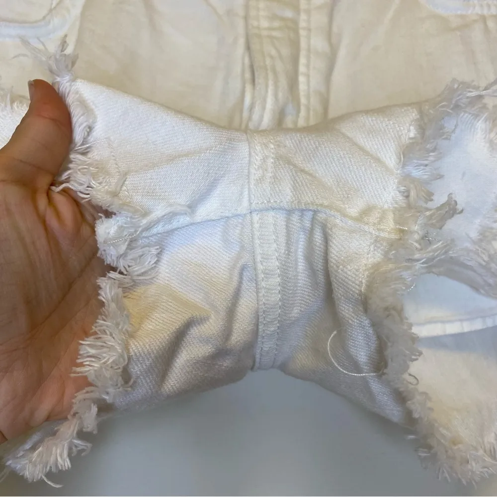 FREE PEOPLE We the Free Loving Good Vibrations Cutoff Denim Shorts White Sz 29 - Image 9