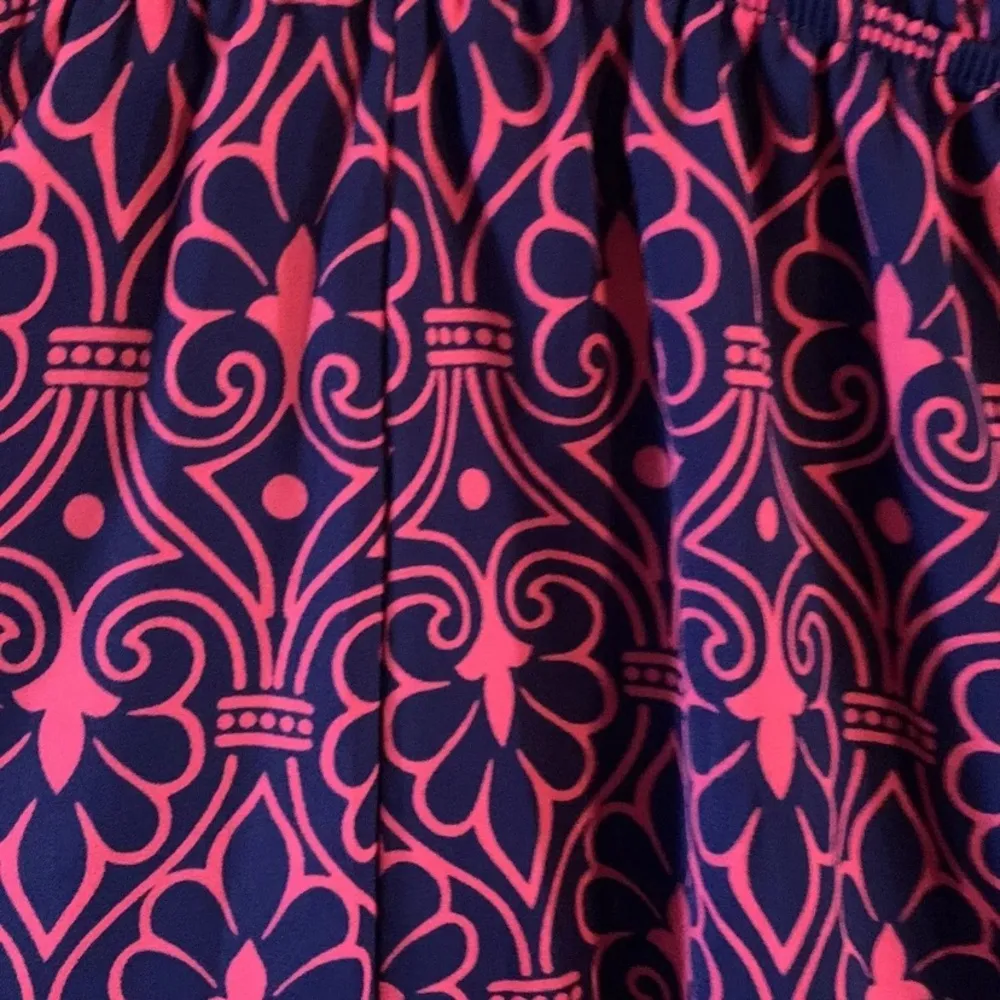 NWOT  Boutique Sleeveless Romper Size Small Navy & Pink Print - Image 7