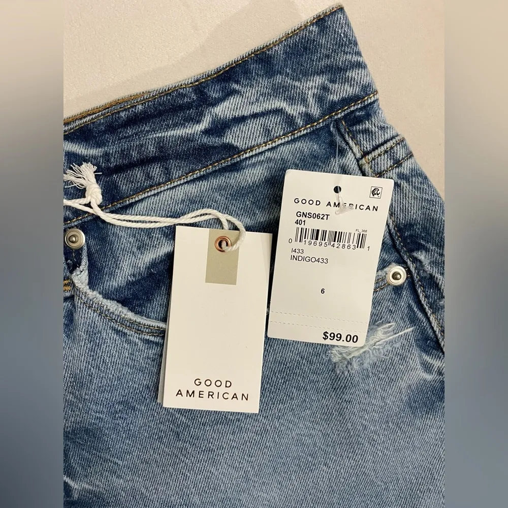 NWT Good American Good 90’s Denim Shorts in Indigo Distressed Size 6 - Image 7