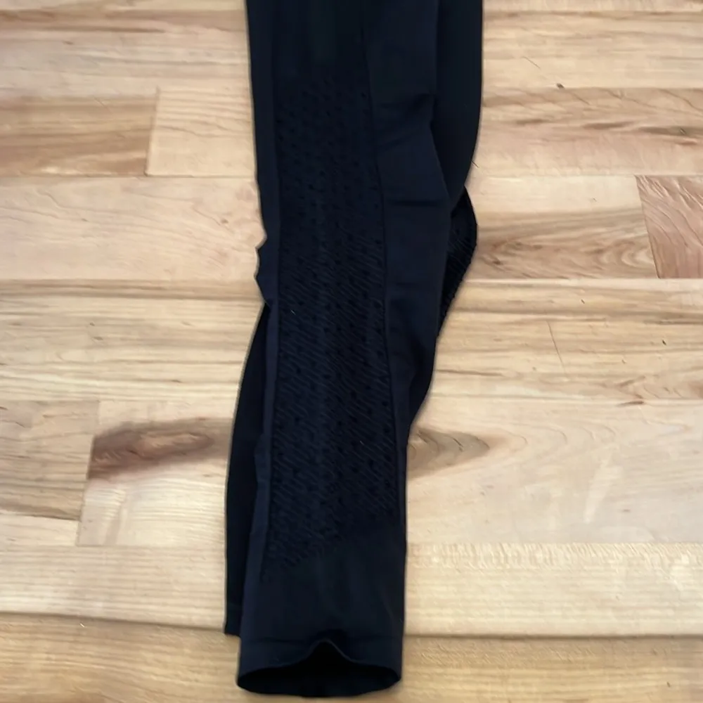 Fabletics Sync High Waisted Perforated 7/8 Black Leggings XS - NWT - Image 8