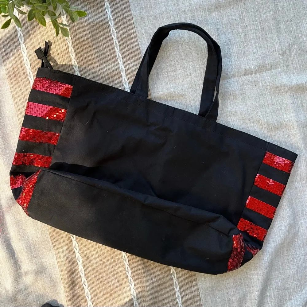 Victoria’s Secret Sequin Lips Zip top tote bag - Image 4