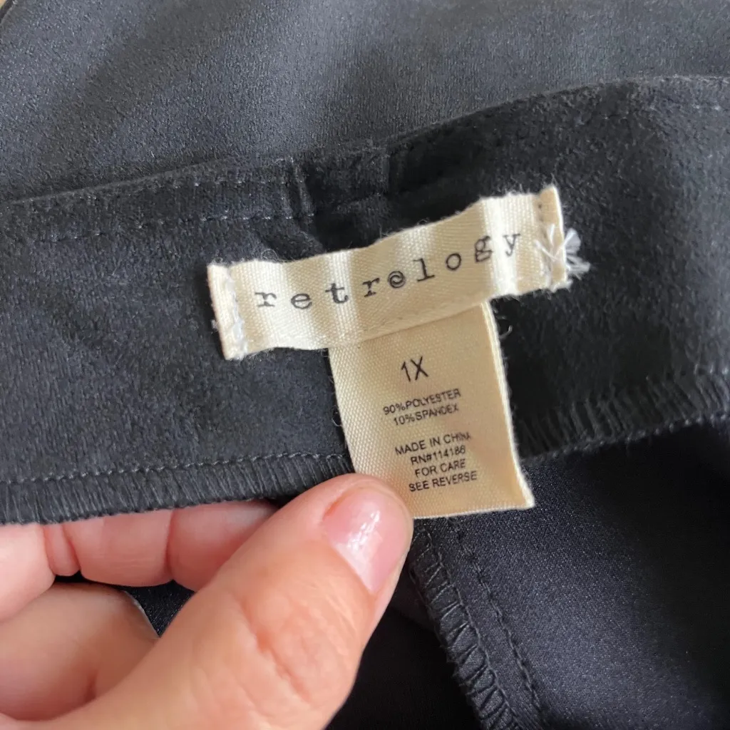 Retrology Sz 1X Black Velvet Pants Pull On Stretch‎ Tapered Leg Dress Pants - Image 2