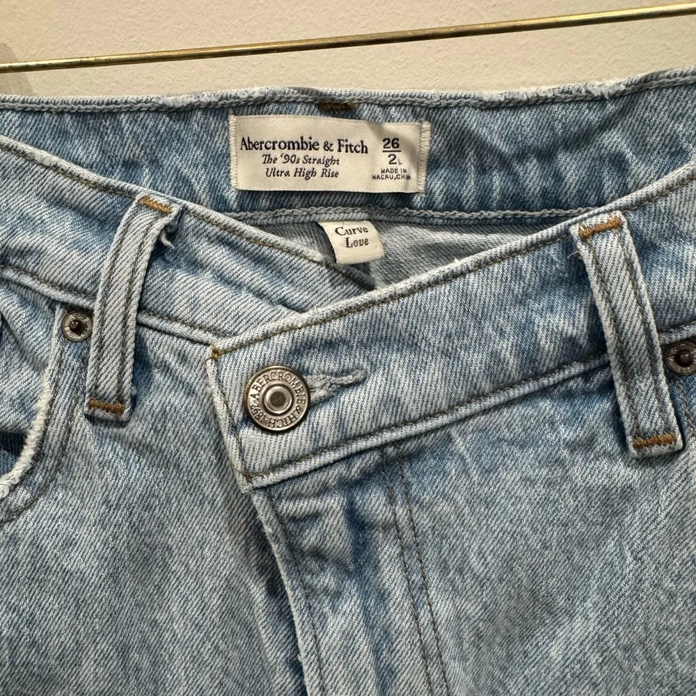 Abercrombie & Fitch Curve Love Ultra High Rise 90s Straight Jean Size 26 2L NWOT - Image 8