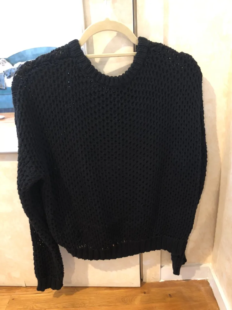 BDG Cable-Knit Cropped Sweater - Image 4