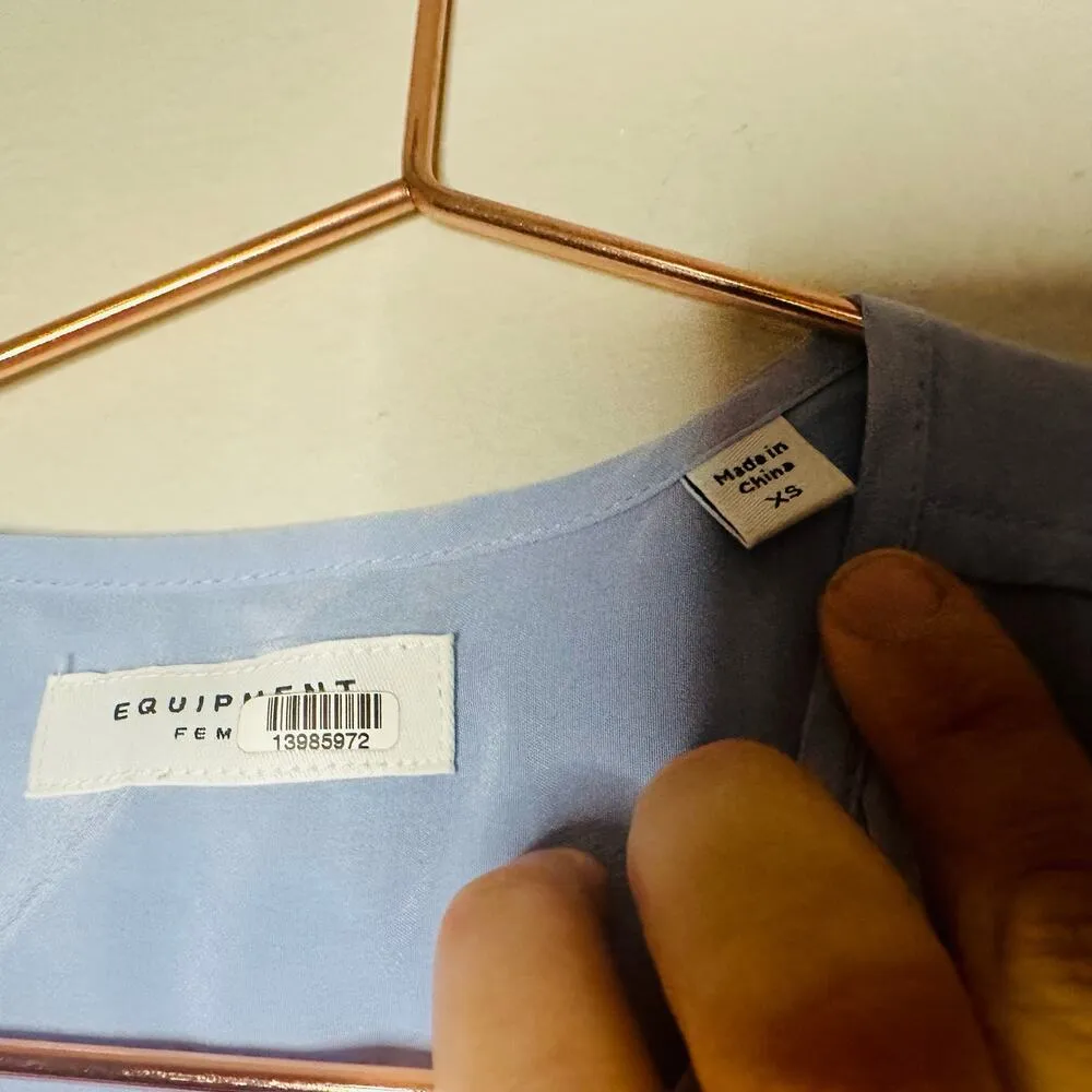 EQUIPMENT FEMME Amaury Silk Baby Blue Button Up Sleeveless Top Size Extra Small - Image 6