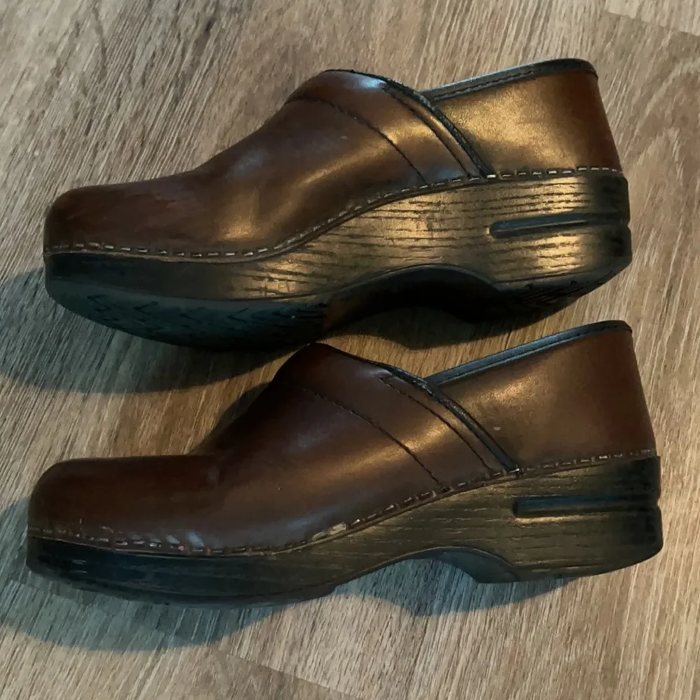 Dansko Clogs Size 38 (US 7.5-8) - Image 9