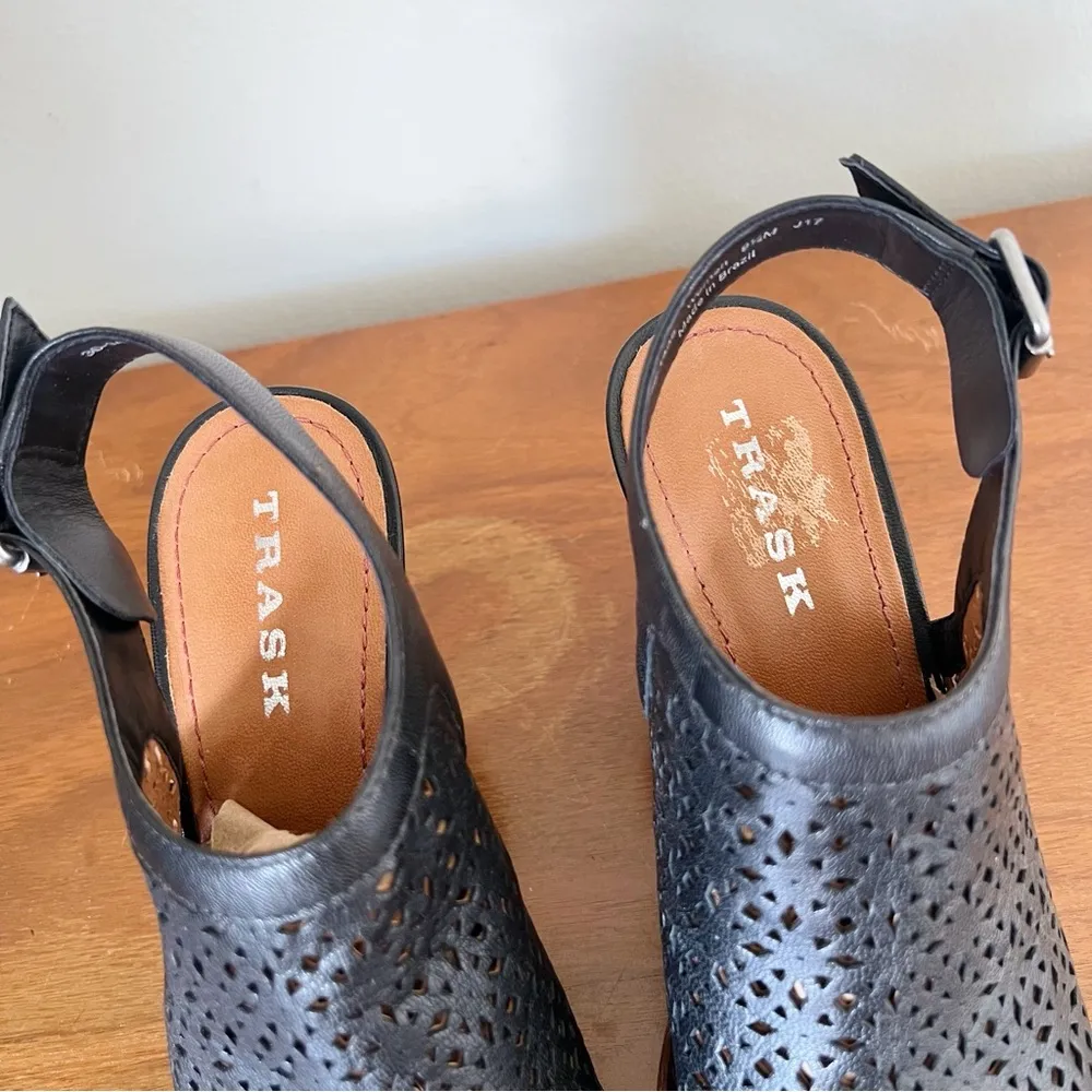 TRASK • Parker Perforated Slingback Sandal black leather lasercut punched Size 9.5 - Image 4