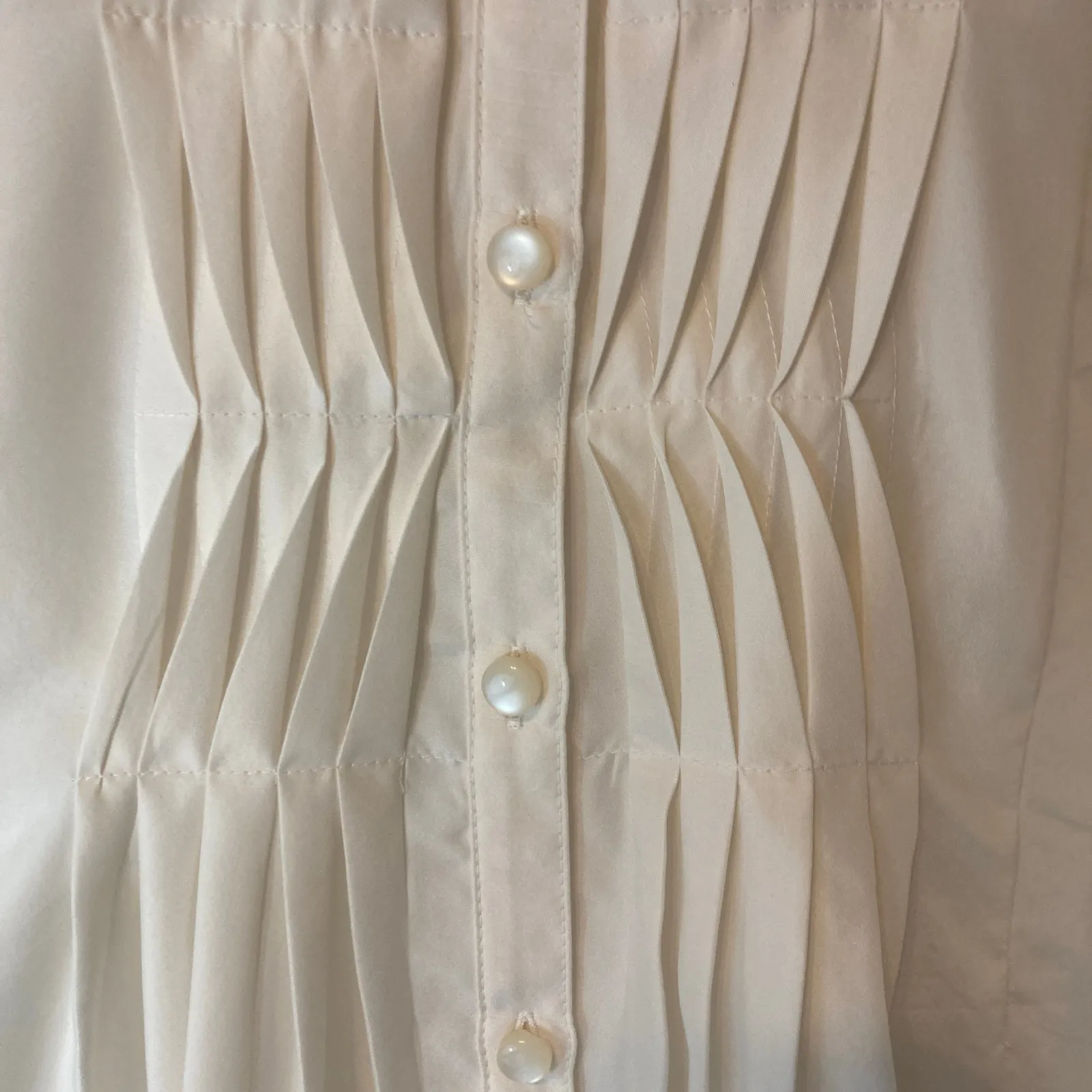 NWT Pendleton 100% Silk Ivory Pleated Sleeveless Button Up Tank Blouse Top - Image 7