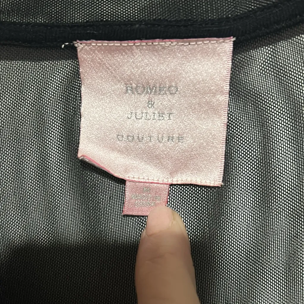 Romeo & Juliet Black Sheer Women's Top EUC - Image 2