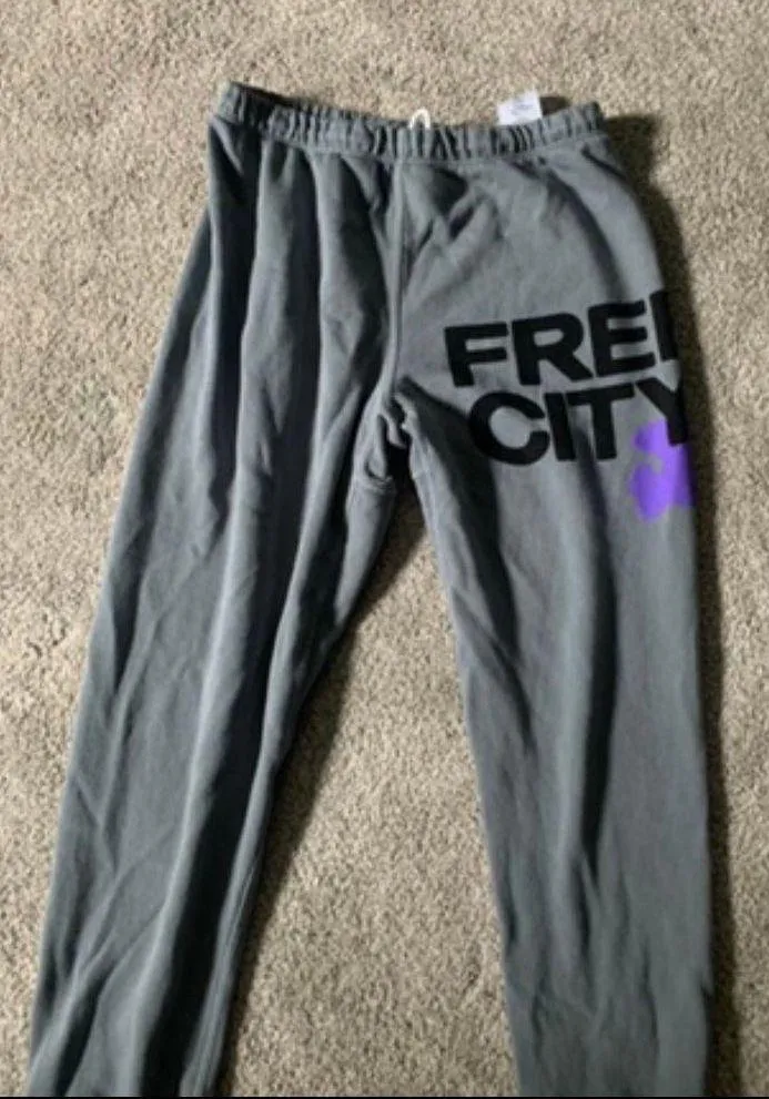 Free city Sweatpants - Image 3