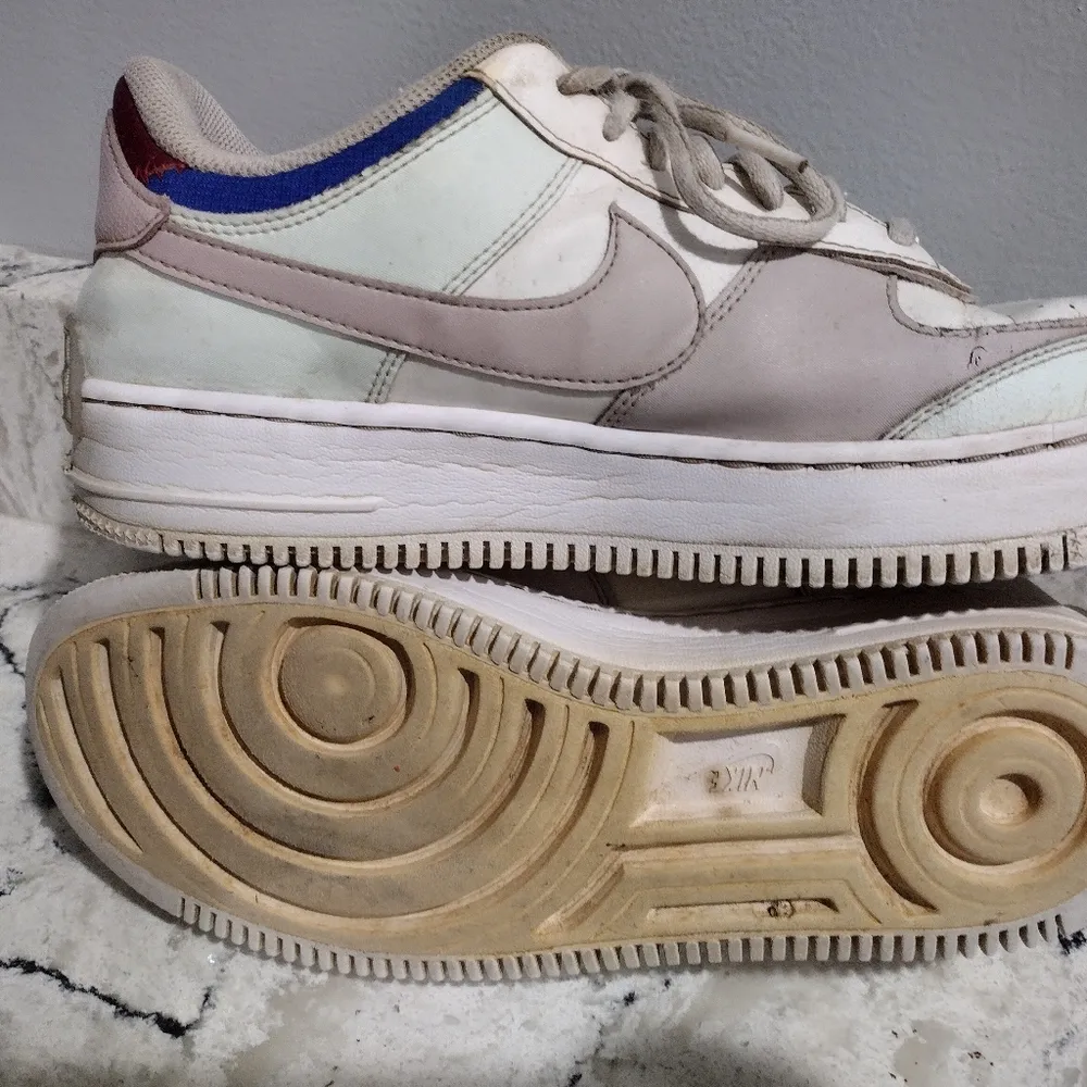 Women’s Air Force 1 Shadow Pixel Swoosh Barely Green and White Shoes sz 10 - Image 4