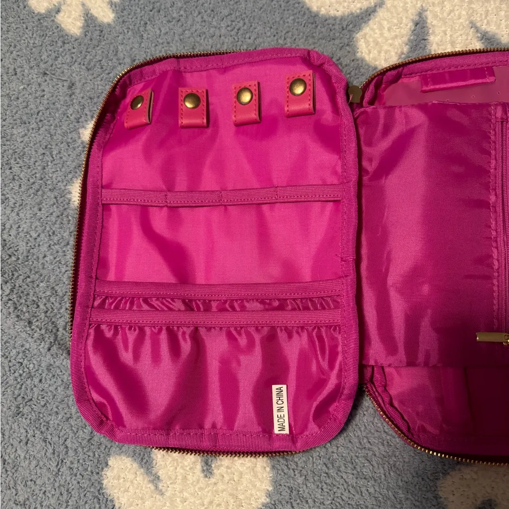 Vibrant Heart Pattern Women's Travel Jewelry Case Pink - Image 3