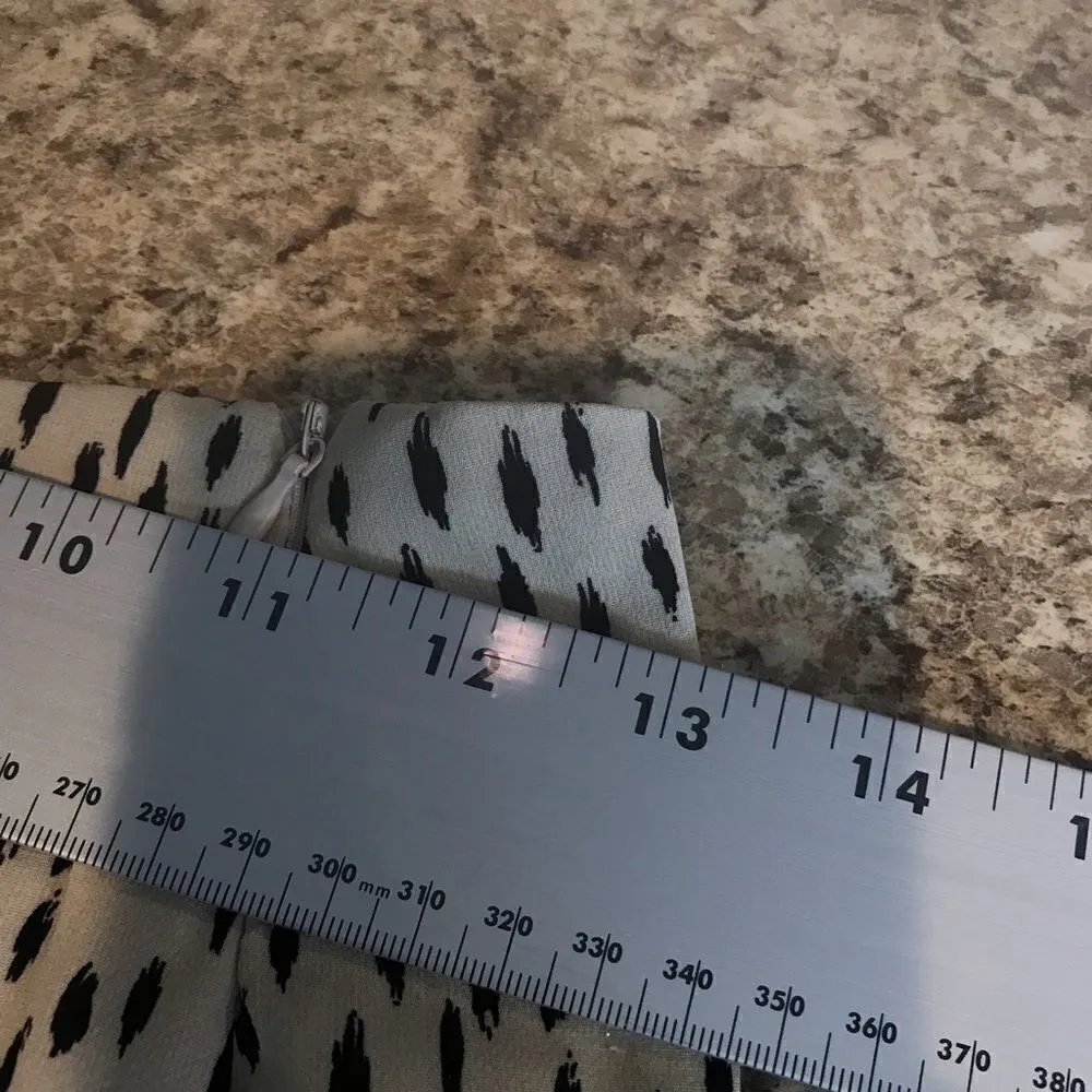 Nasty Gal Size 2 Midi Dress Ruffle Front Abstract - Image 4