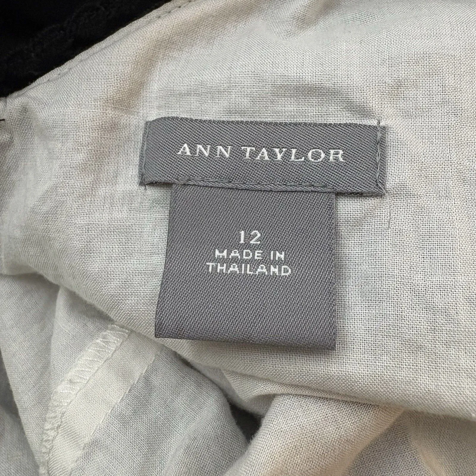 Ann Taylor V neck Sleeveless Faux Wrap Bow Top Black Eyelet size 12 Womens - Image 6