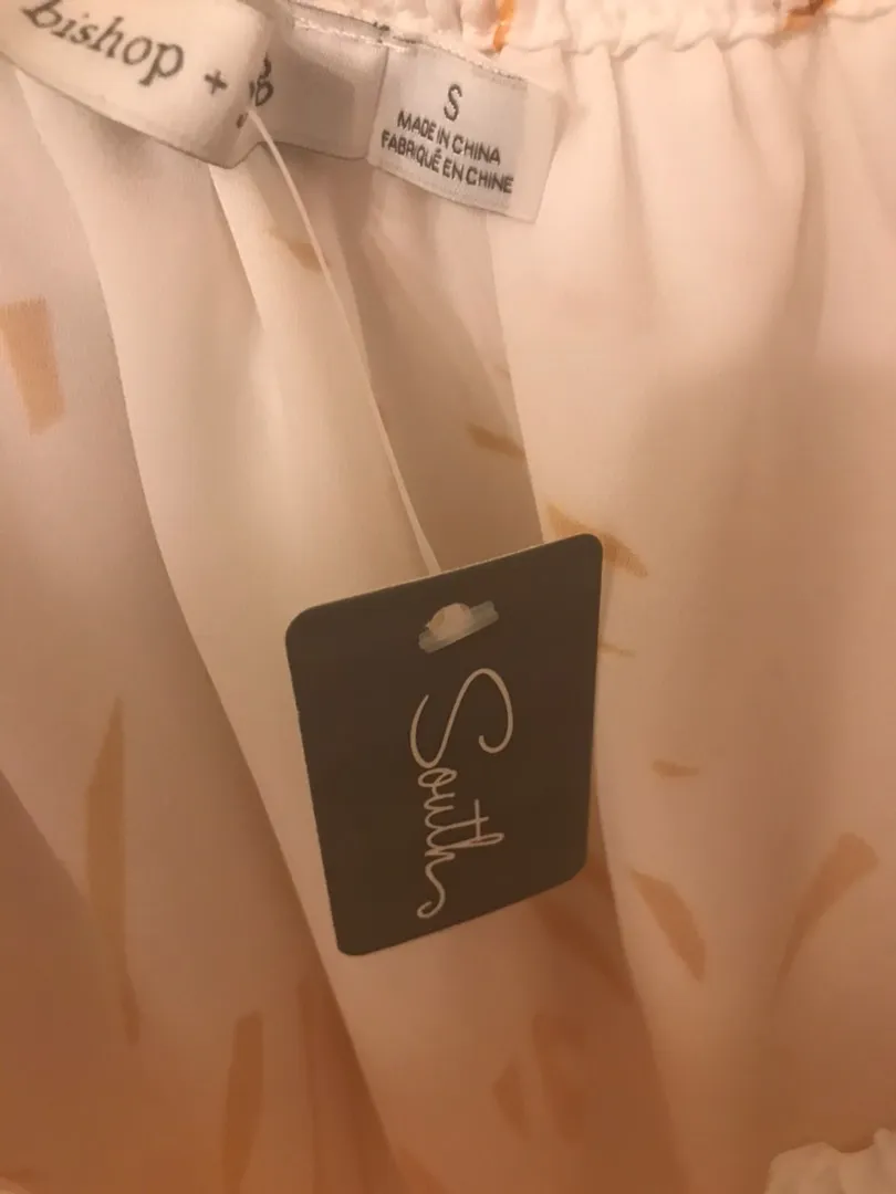 NWT Off The Shoulder Crop Top - Image 3