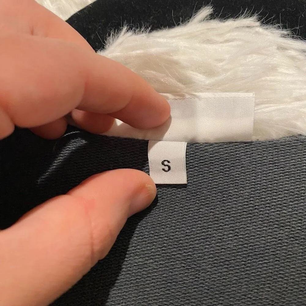 Bryn Walker Bamboo V-Neck Long Sleeve Sunday Shirt in Charcoal Small - Image 7