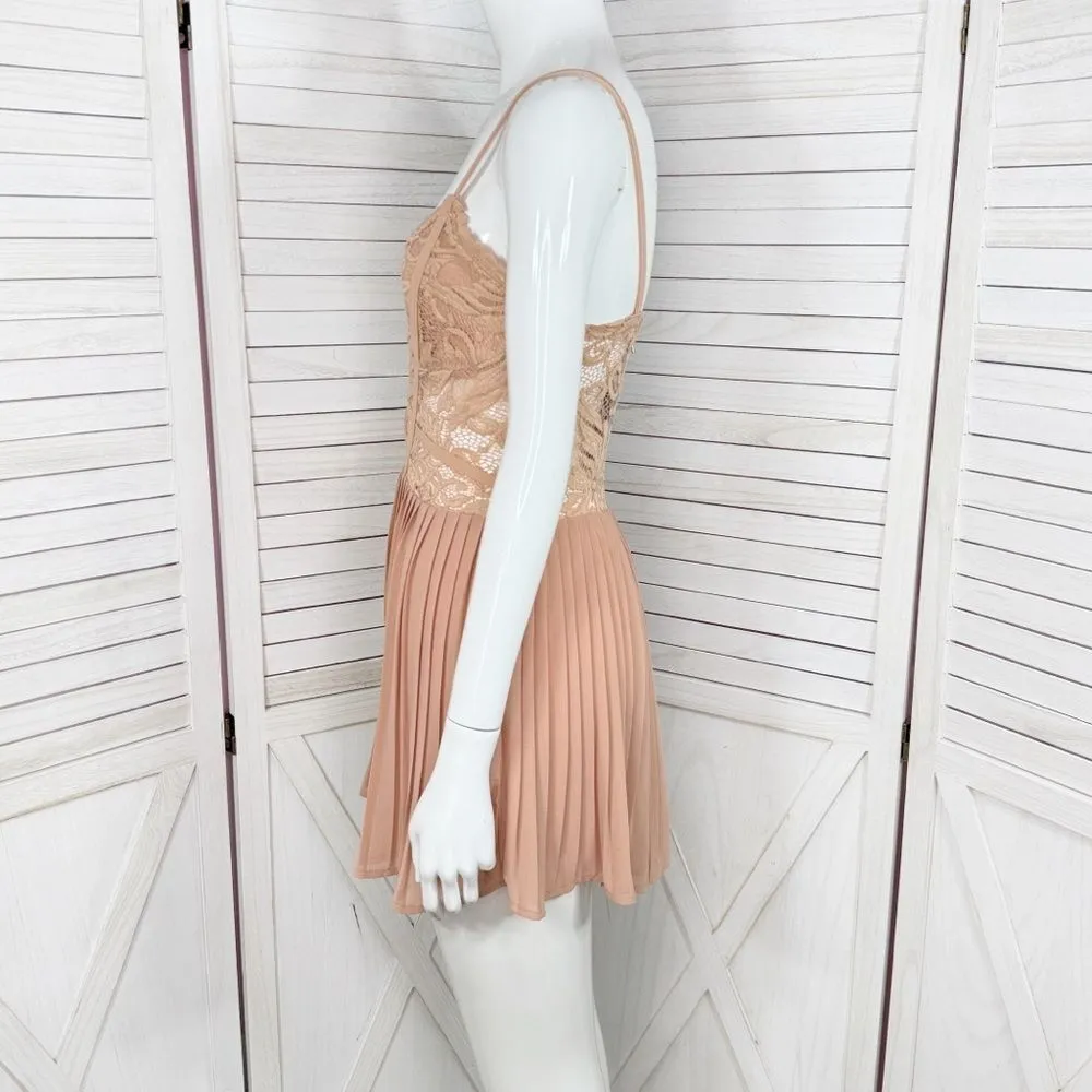 Privy Lace Top Pleated Chiffon Shorts Romper‎ Playsuit Tan Nude Medium - Image 2