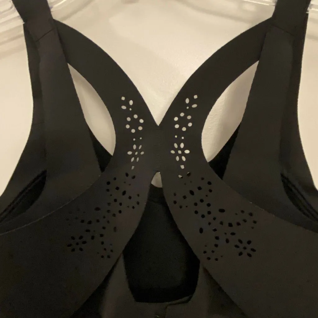 Victoria’s Secret Angel Max sports bra size 32C - Image 6