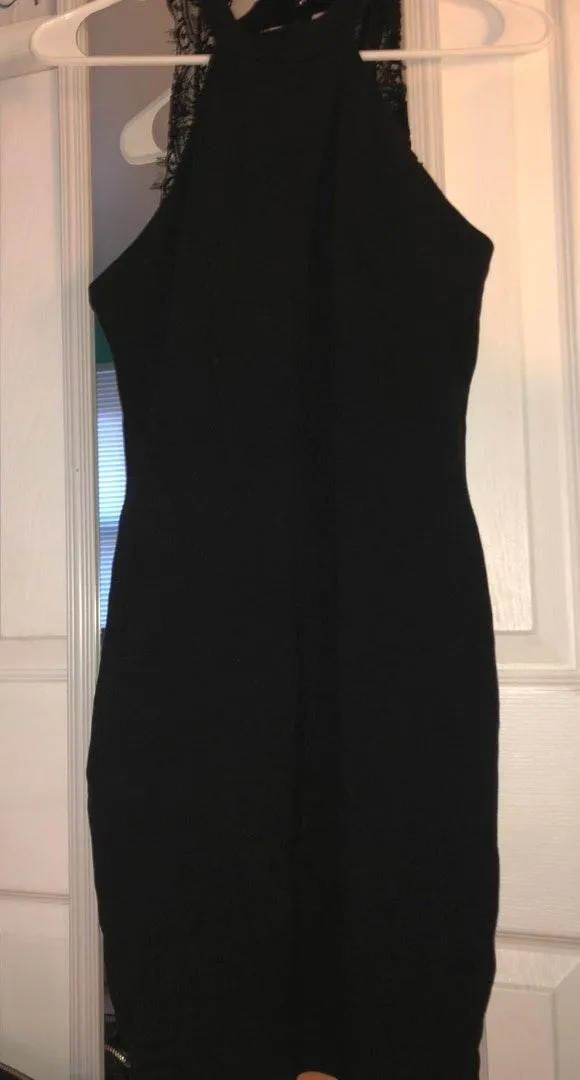 Black Lace Bodycon Dress - Image 3