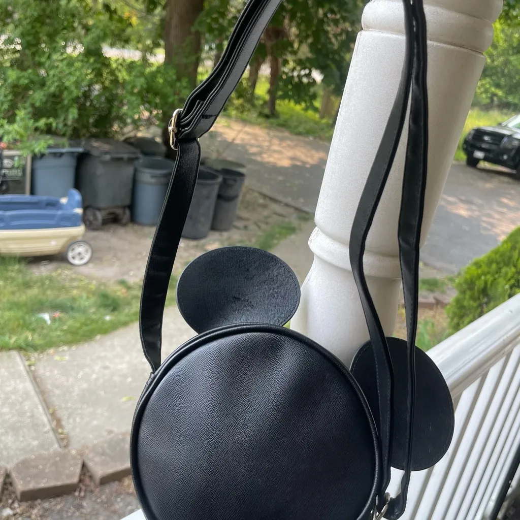 Disney  Minnie Mouse purse - Image 3