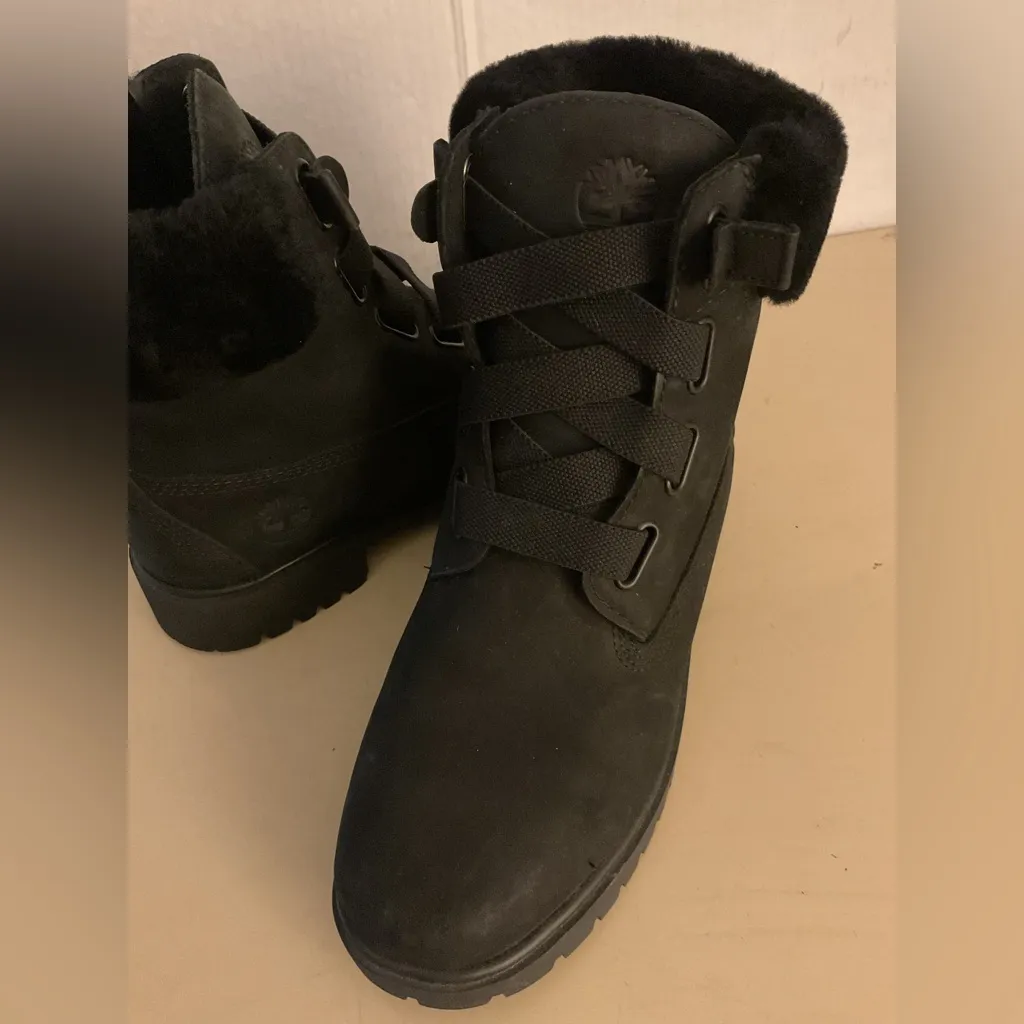 Timberland Women's Black leather fur trim waterproof combat Ankle Boots size 7 - Image 6