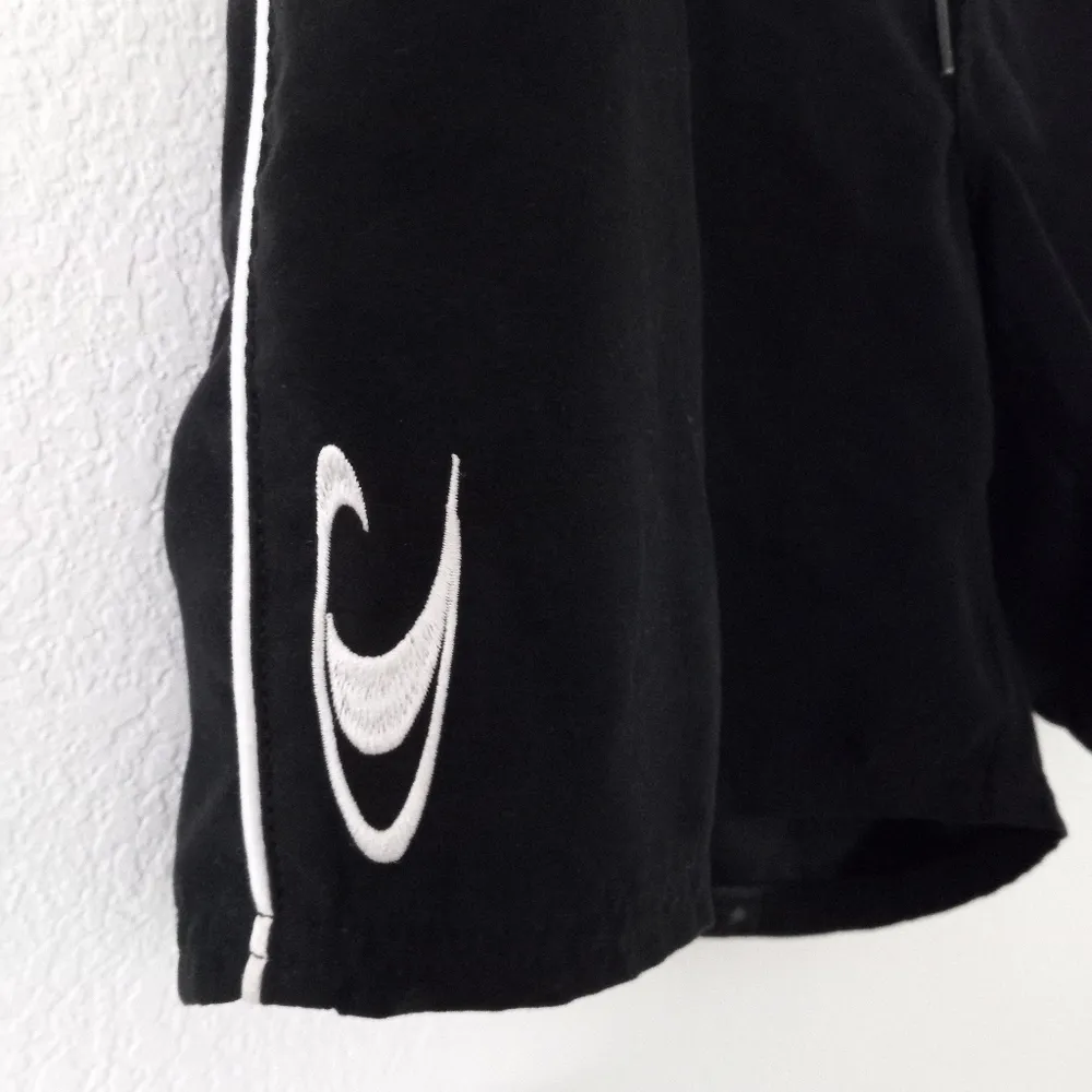 ONeil 11 M Ladies BadAss Cargo Surf Board Shorts in Black n White - Image 4