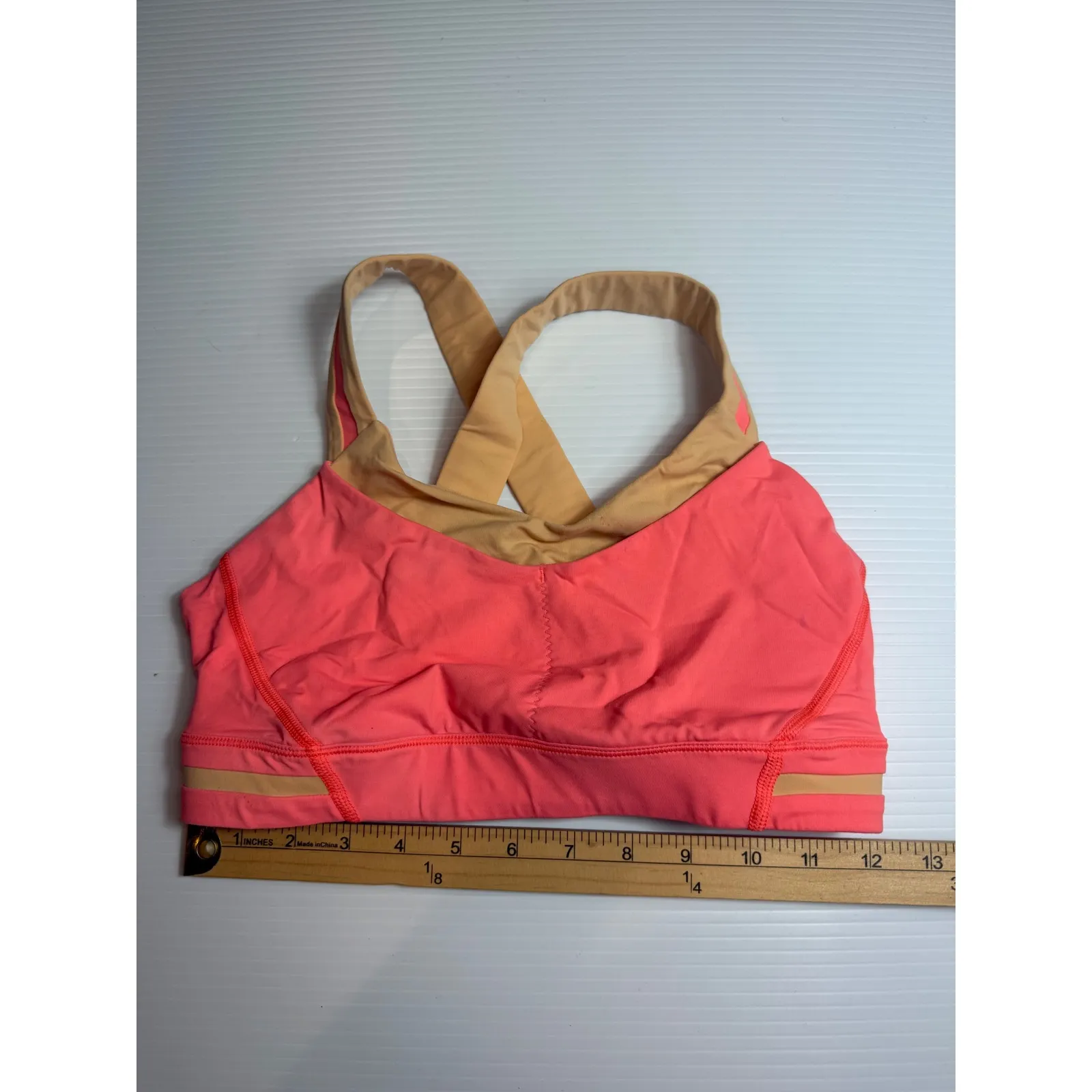 Lululemon Sports Bra‎ Coral Pink Light Support Crossback Activewear Women's 6 - Image 2