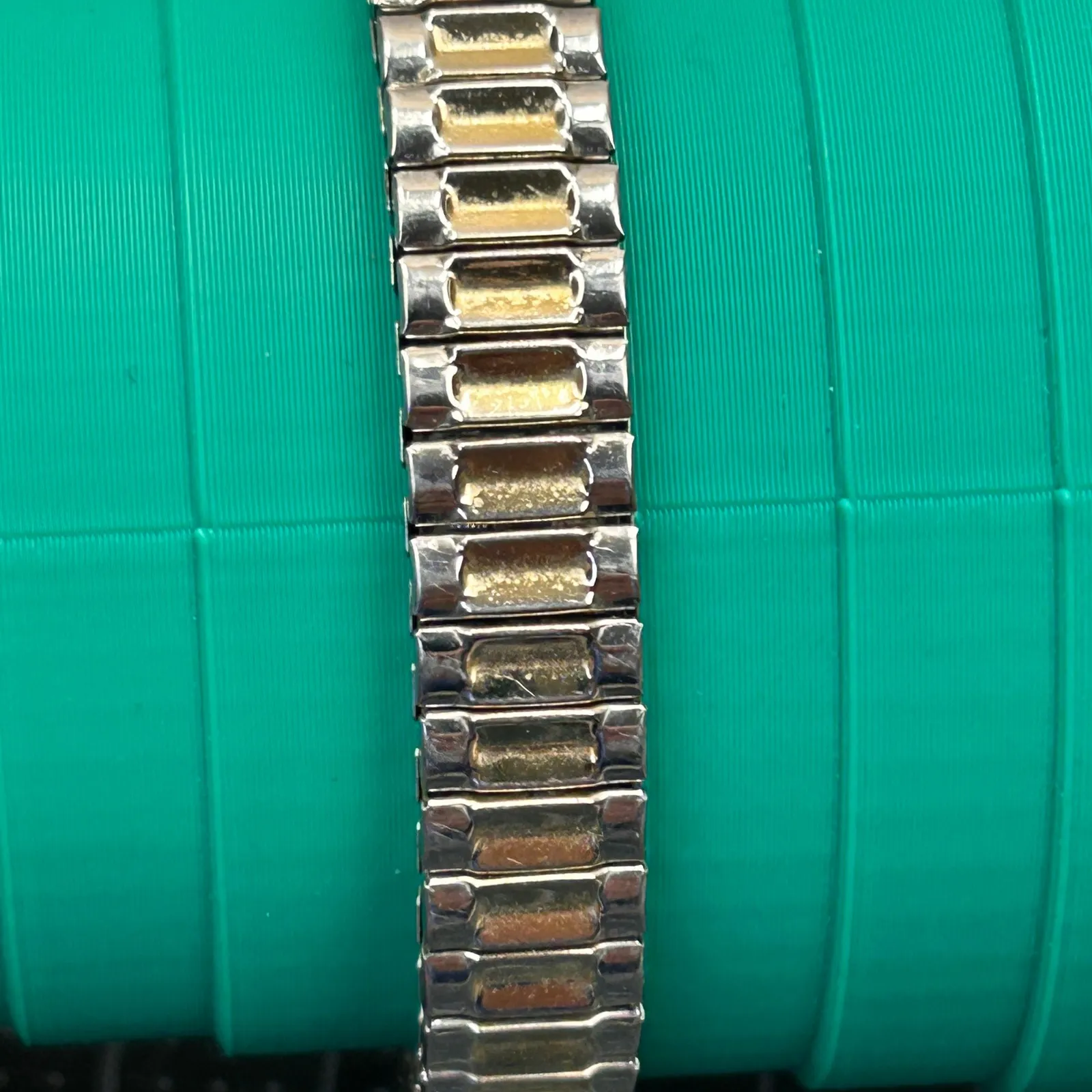 Two Tone Gold Silver Stainless Steel Quartz Movement Analog Wristwatch Women's - Image 3