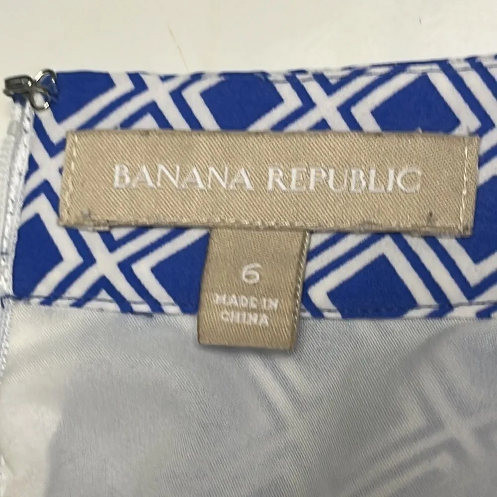 Banana Republic Sleeveless Royal Blue White Abstract Diamond Lined Top- Size 6 - Image 12