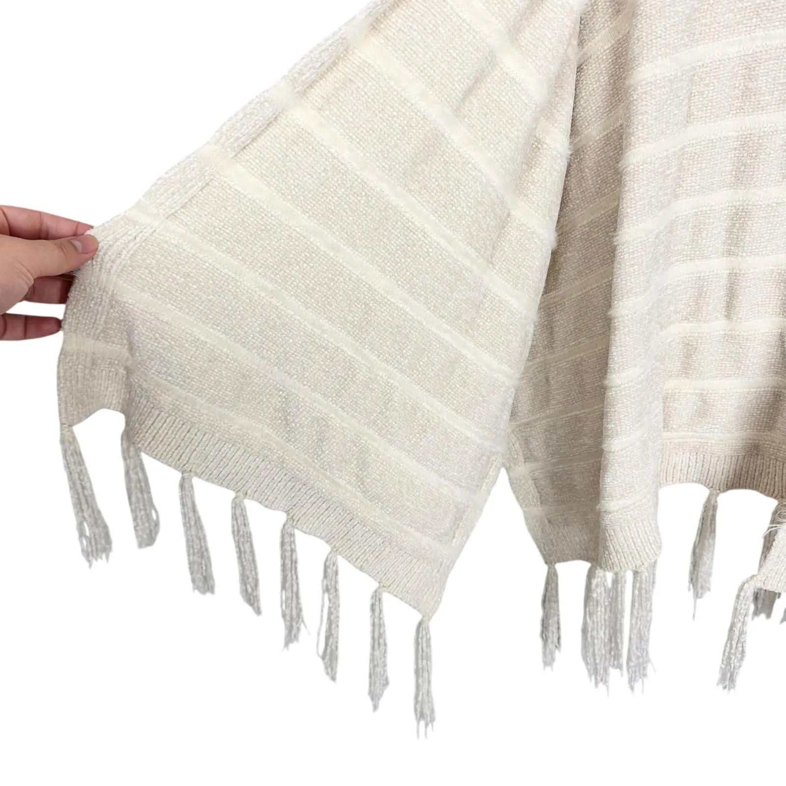 Anthropologie Akemi + Kin Miette Chenille Cozy Kimono Fringe Trim Ecru Free Size - Image 8