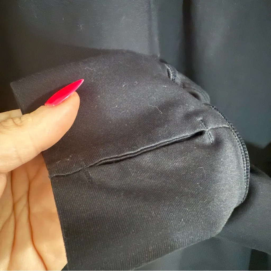 Under Armour Women’s Black Performance Jacket Size Large - Image 3