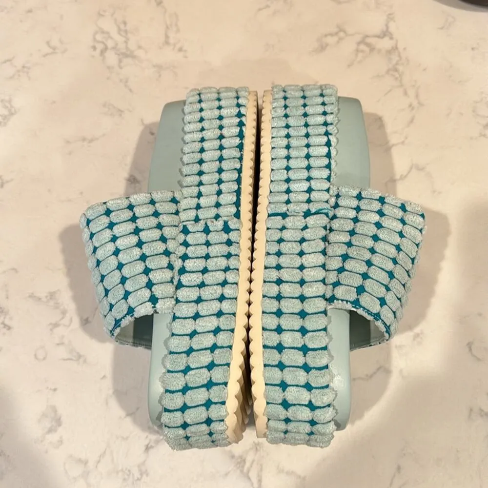 Cider faux leather fuzzy design single band slipper platform festival size 10 - Image 8